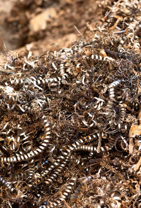 Cómo mejorar la evacuación de viruta en mecanizado CNC 2 acumulación de viruta en fresado CNC