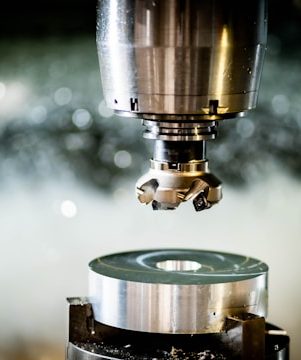 Cómo mejorar la evacuación de viruta en mecanizado CNC 4 evacuación de viruta fluido de corte